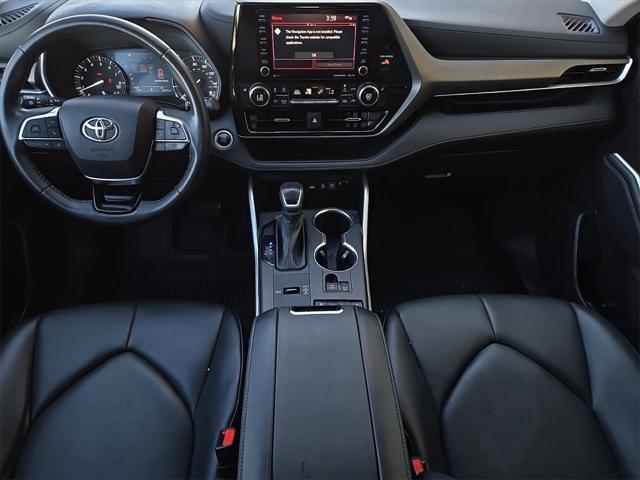 used 2021 Toyota Highlander car, priced at $31,957