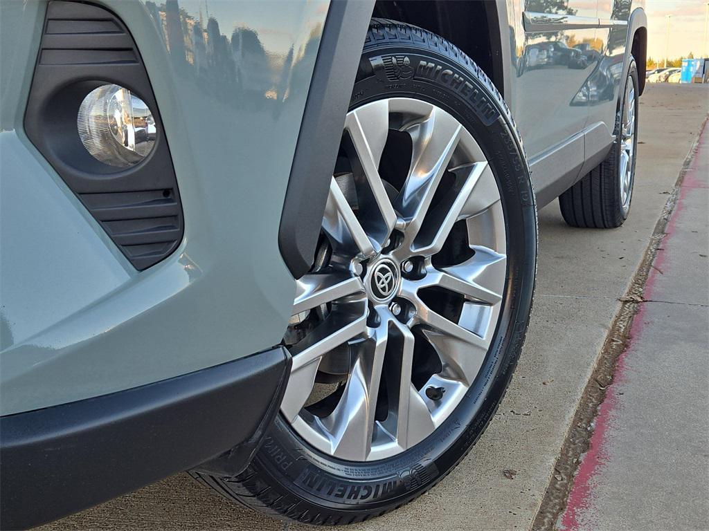 used 2020 Toyota RAV4 car, priced at $23,832