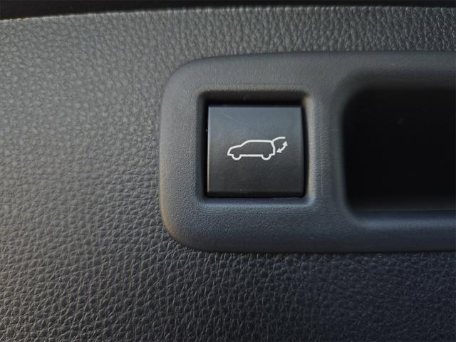 used 2023 Toyota Highlander car, priced at $42,945