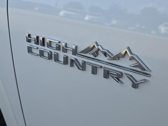 used 2023 Chevrolet Traverse car, priced at $38,491