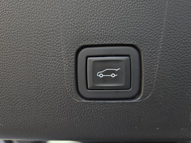 used 2023 Chevrolet Traverse car, priced at $38,491