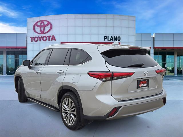 used 2020 Toyota Highlander car, priced at $34,747