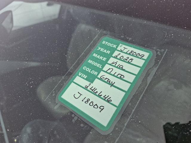 new 2025 Kia Niro car