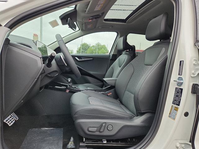 new 2025 Kia Niro car