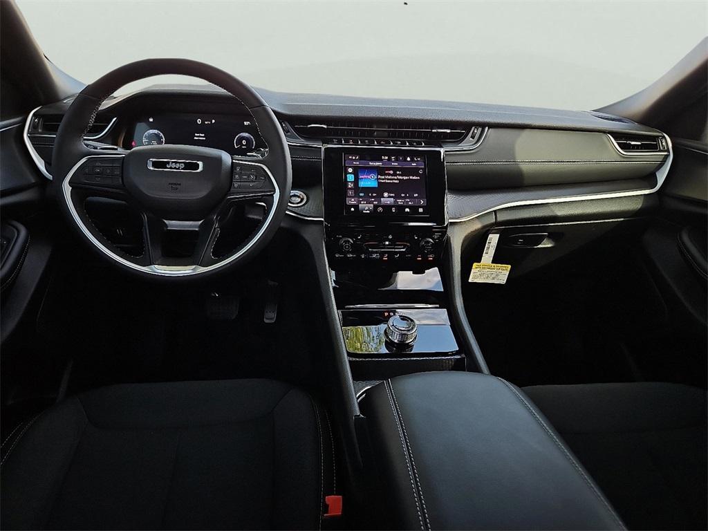 new 2025 Jeep Grand Cherokee car, priced at $41,420