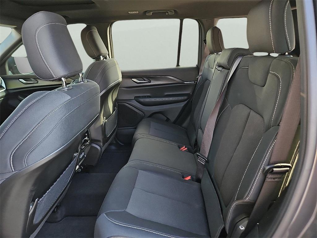 new 2025 Jeep Grand Cherokee car, priced at $41,420