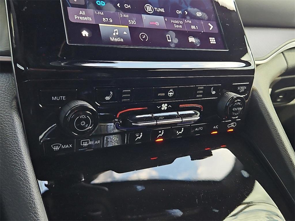 new 2025 Jeep Grand Cherokee car, priced at $41,420