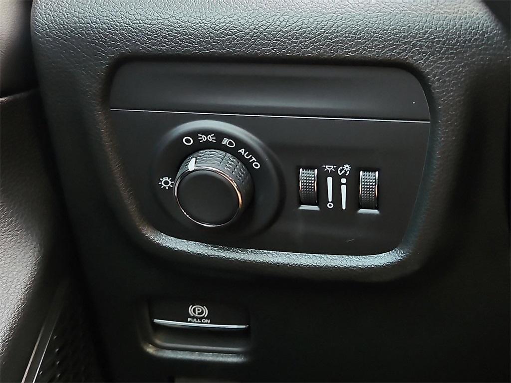 new 2025 Jeep Grand Cherokee car, priced at $41,420