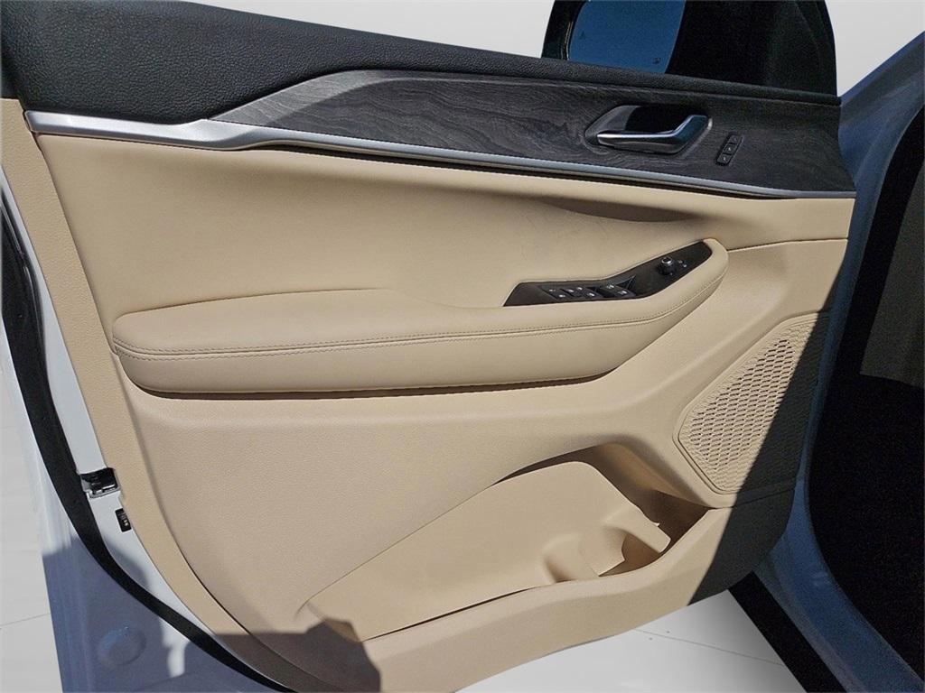 new 2025 Jeep Grand Cherokee car, priced at $40,286