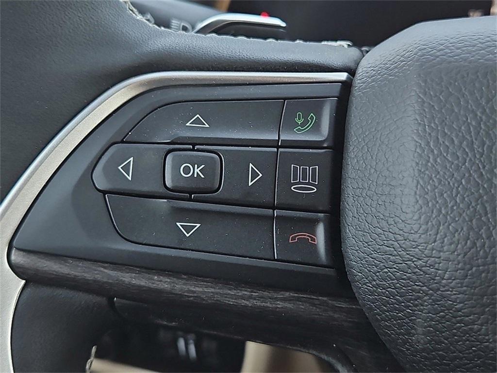 new 2025 Jeep Grand Cherokee car, priced at $40,286