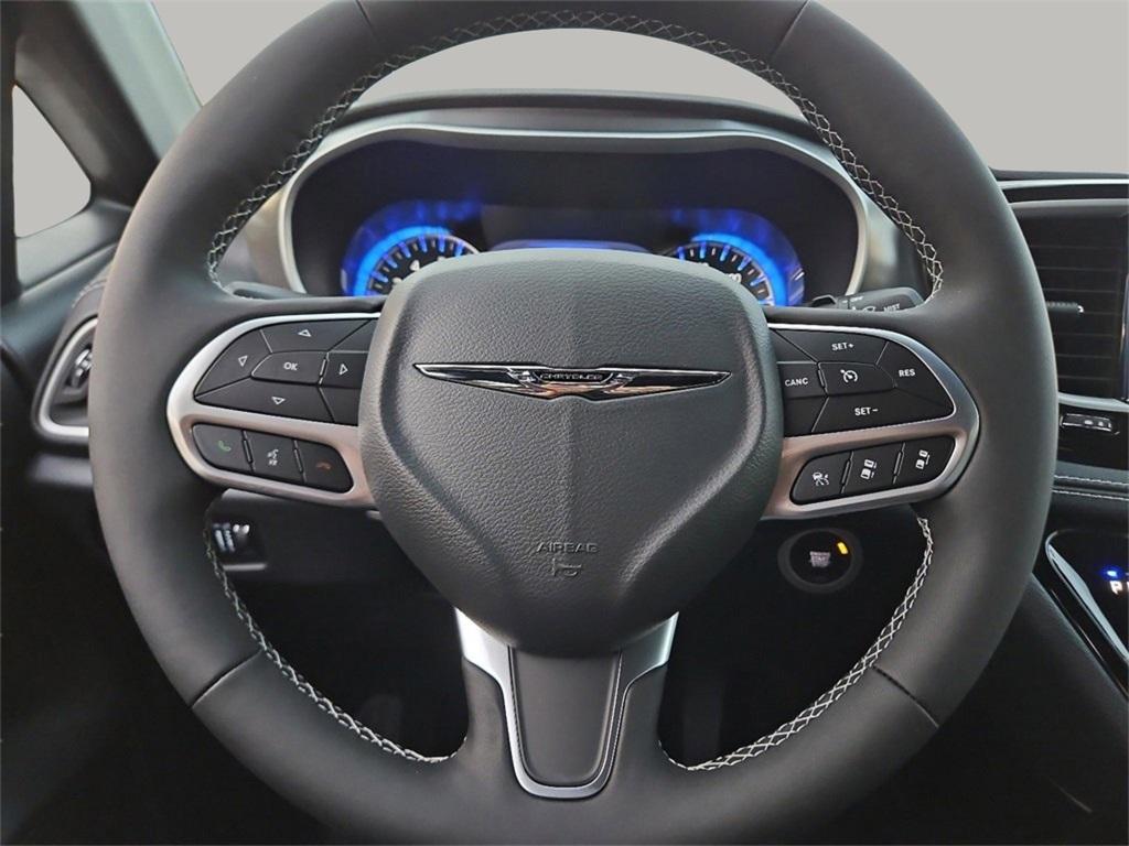 new 2025 Chrysler Pacifica car