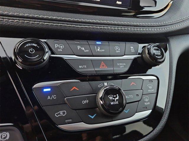 new 2025 Chrysler Pacifica car
