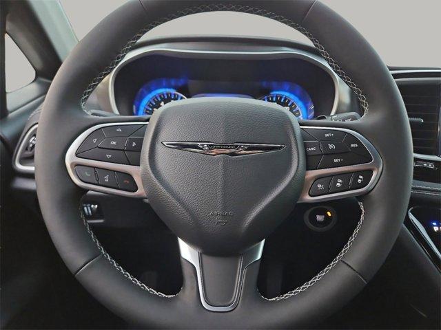 new 2025 Chrysler Pacifica car