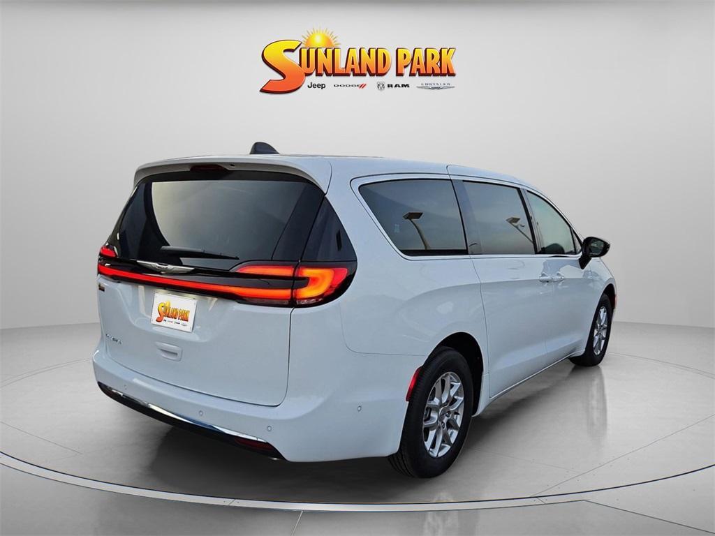 new 2025 Chrysler Pacifica car