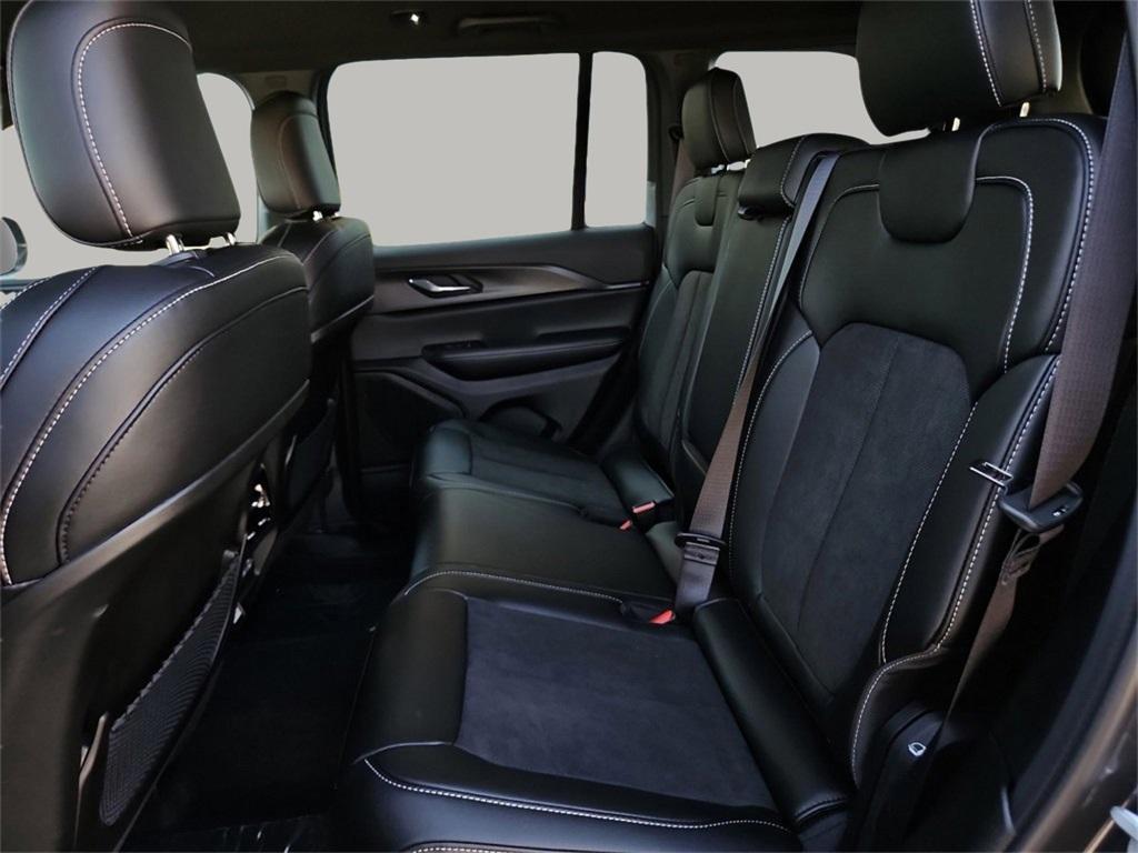 new 2024 Jeep Grand Cherokee car, priced at $43,030