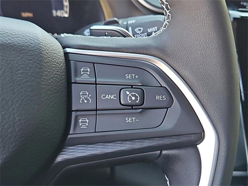 new 2024 Jeep Grand Cherokee car, priced at $43,030