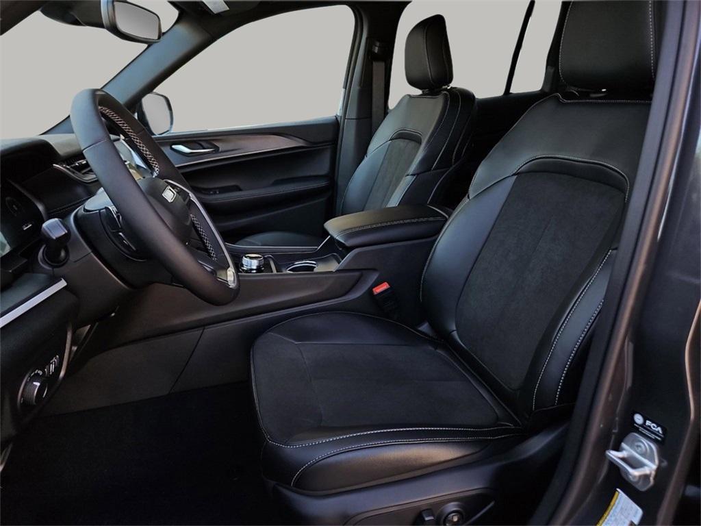 new 2024 Jeep Grand Cherokee car, priced at $43,030