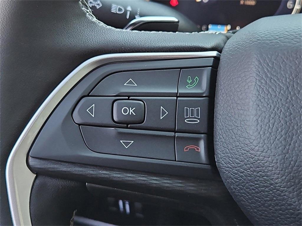 new 2024 Jeep Grand Cherokee car, priced at $43,030