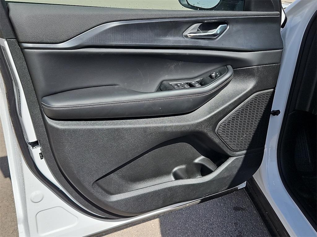 new 2025 Jeep Grand Cherokee L car, priced at $42,330
