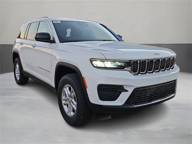 new 2025 Jeep Grand Cherokee car, priced at $40,125