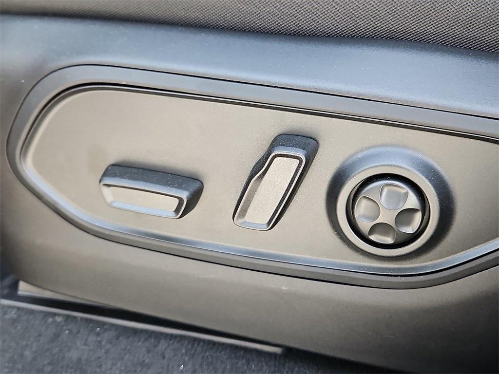 new 2025 Jeep Grand Cherokee L car, priced at $42,729