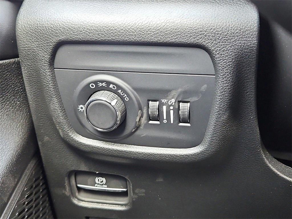 new 2025 Jeep Grand Cherokee L car, priced at $42,729