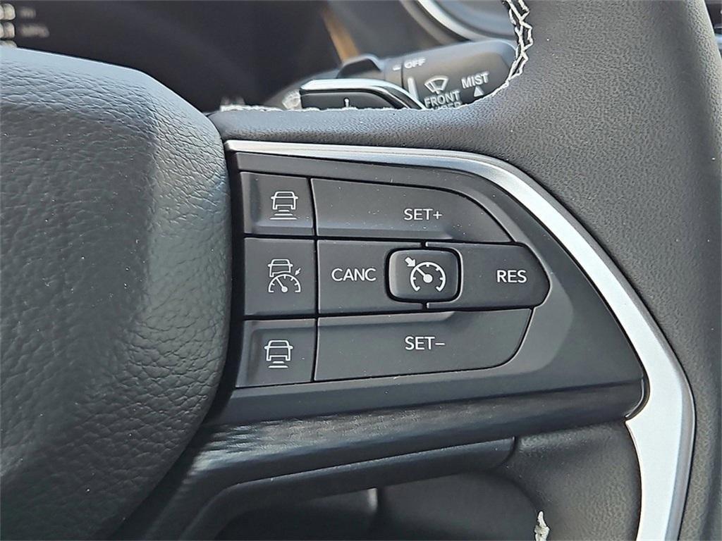 new 2025 Jeep Grand Cherokee car, priced at $44,965