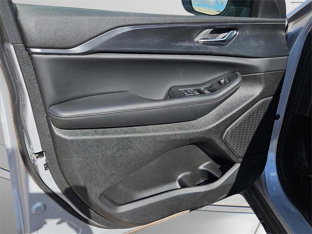 new 2025 Jeep Grand Cherokee car, priced at $44,965