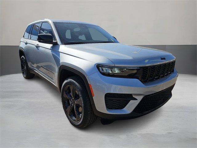 new 2024 Jeep Grand Cherokee car, priced at $47,795