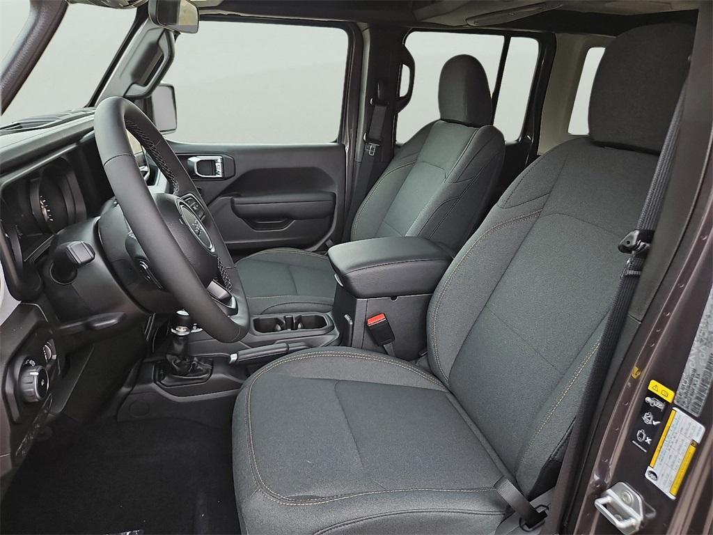 new 2025 Jeep Wrangler car, priced at $46,986