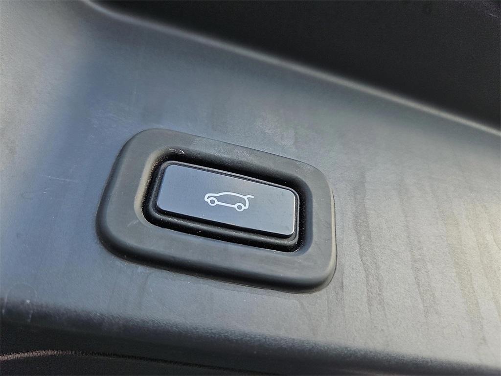 used 2020 Land Rover Range Rover Evoque car, priced at $22,323