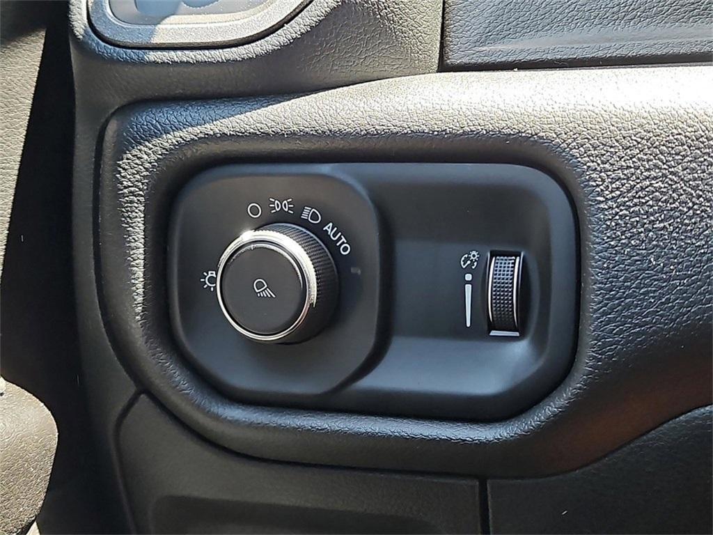 new 2025 Ram 1500 car, priced at $39,250