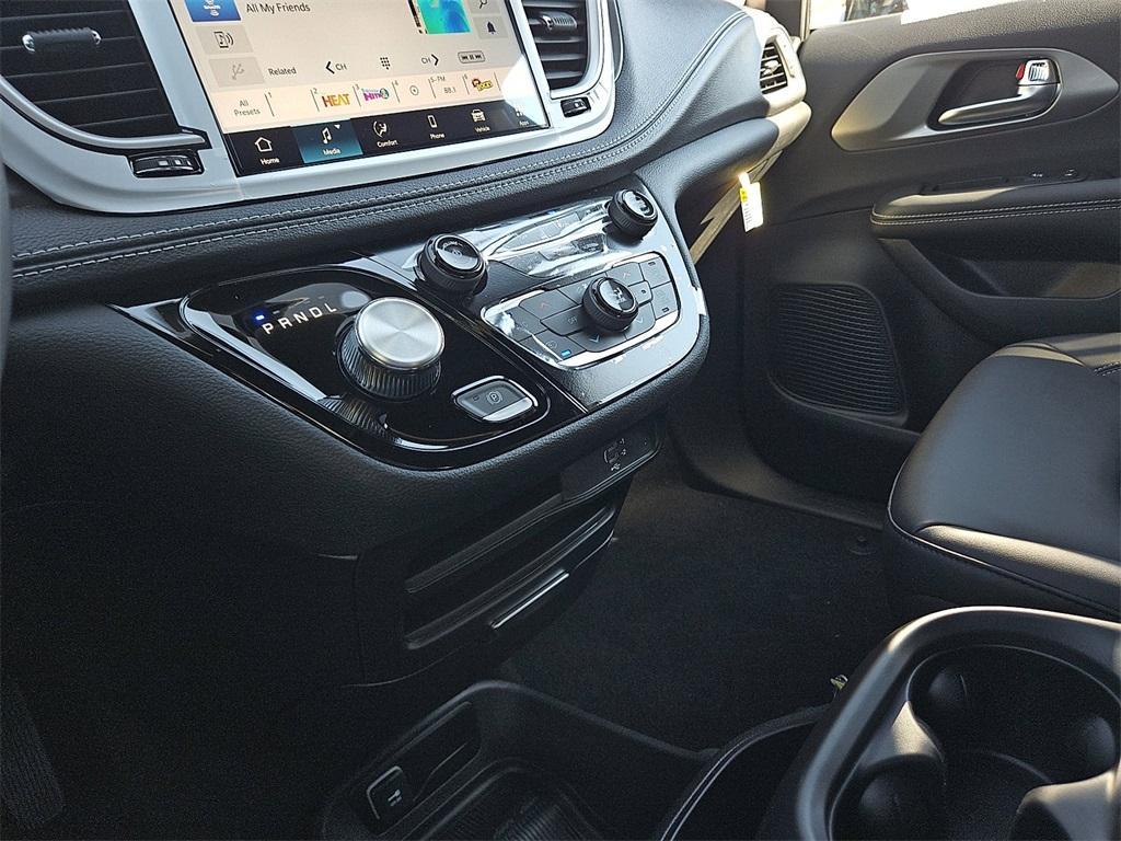 new 2026 Chrysler Pacifica car