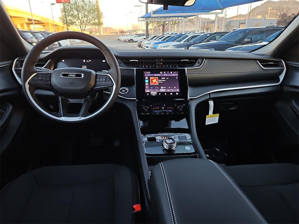 new 2025 Jeep Grand Cherokee car, priced at $40,965