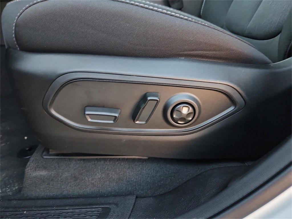 new 2025 Jeep Grand Cherokee car, priced at $37,148