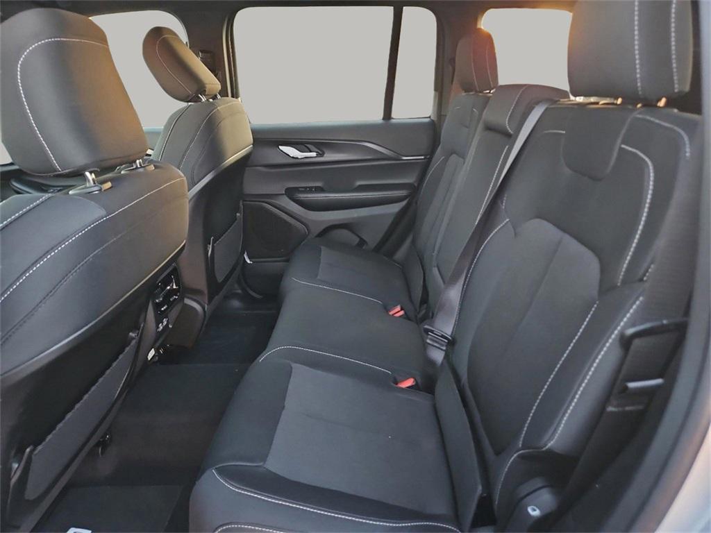 new 2025 Jeep Grand Cherokee car, priced at $37,148