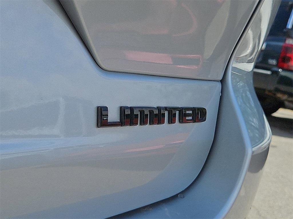 used 2024 Jeep Grand Cherokee car, priced at $37,492