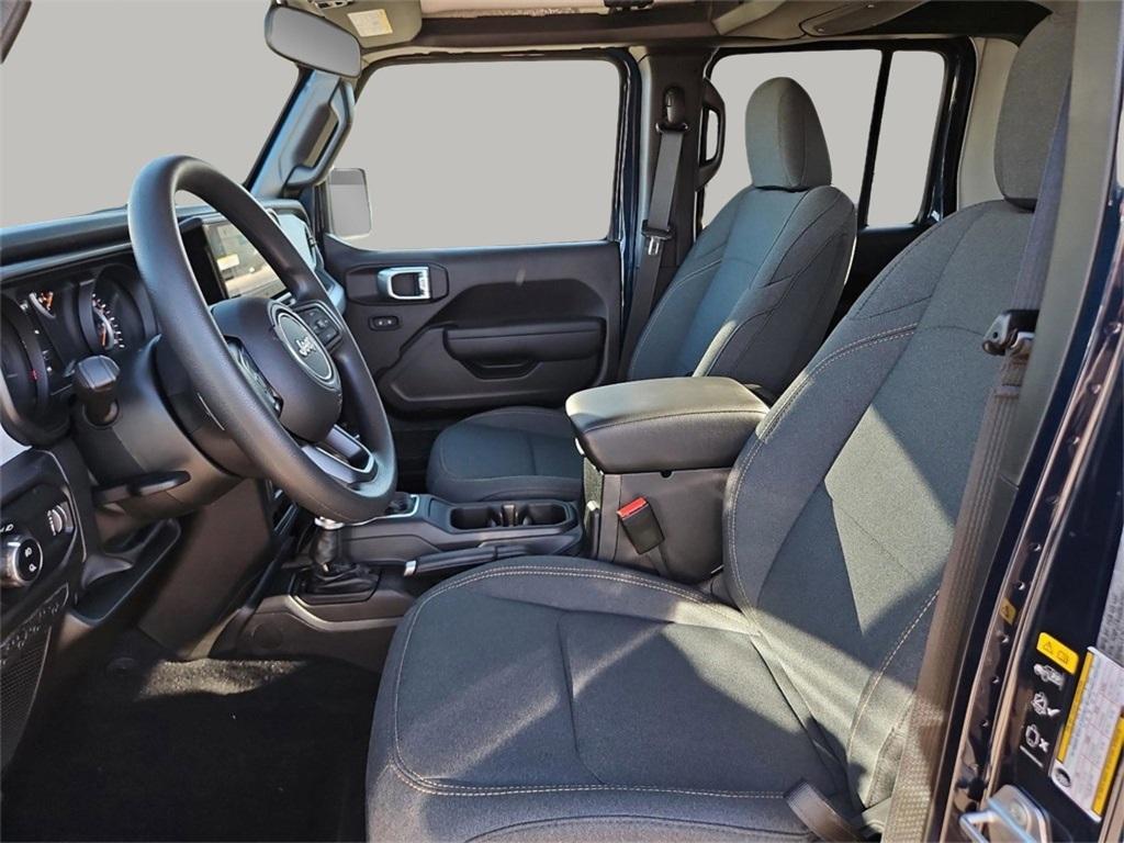 new 2025 Jeep Gladiator car, priced at $42,980