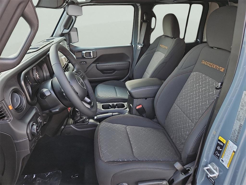 new 2025 Jeep Gladiator car, priced at $50,180