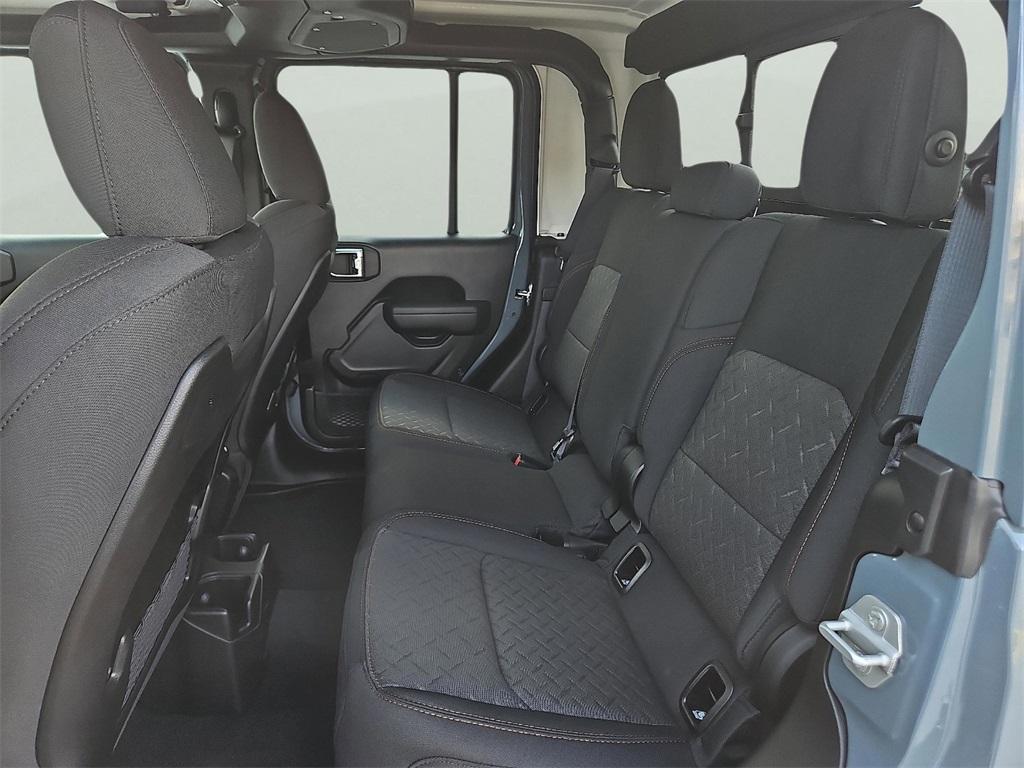 new 2025 Jeep Gladiator car, priced at $50,180