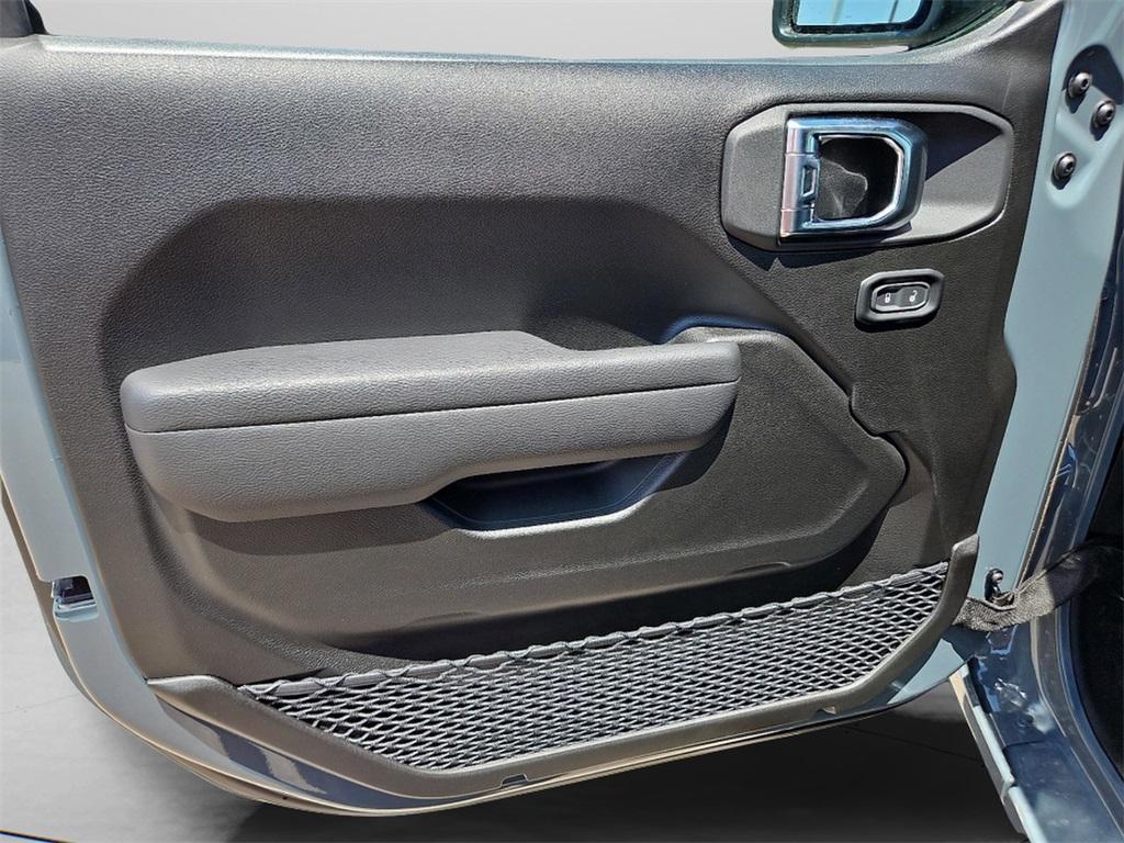 new 2025 Jeep Wrangler car, priced at $41,819