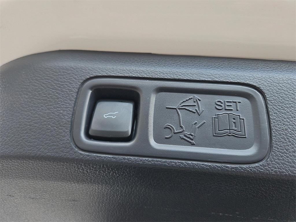 used 2024 Ford Expedition car, priced at $63,742