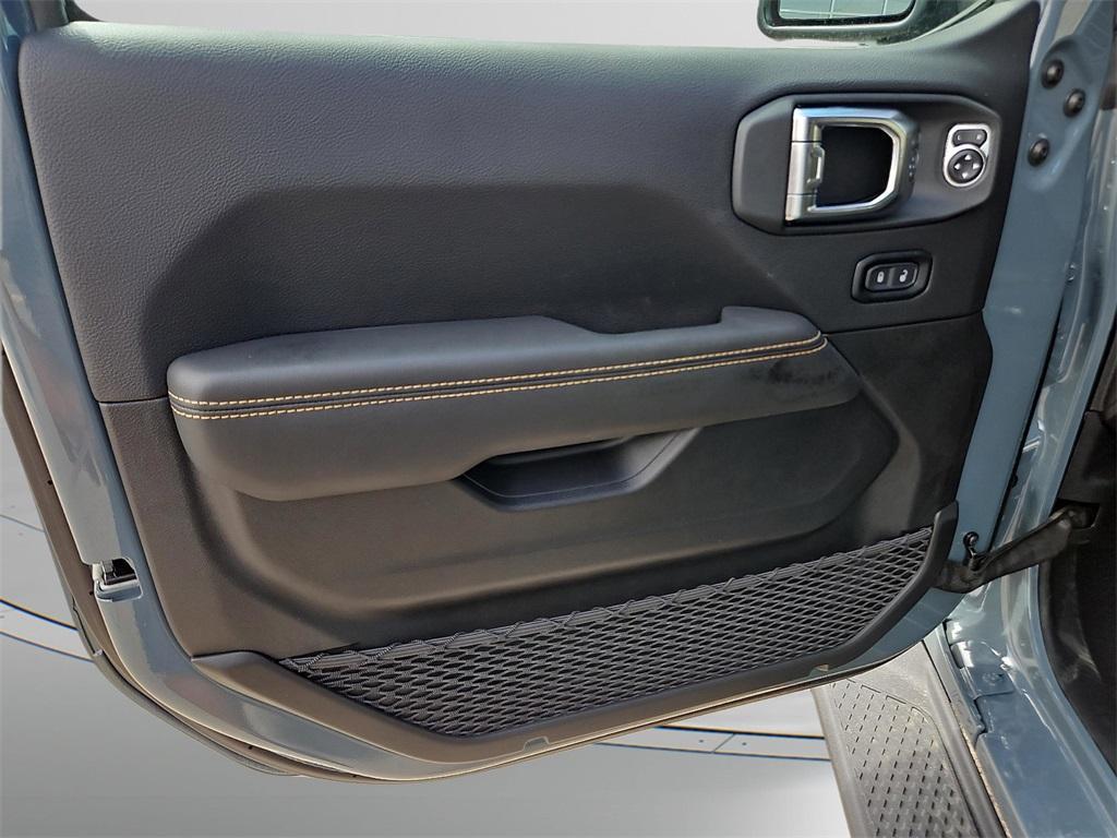 new 2025 Jeep Gladiator car, priced at $44,584