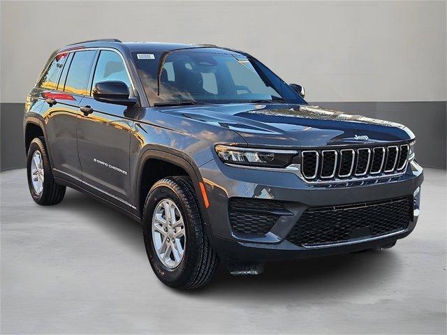 new 2025 Jeep Grand Cherokee car, priced at $37,220