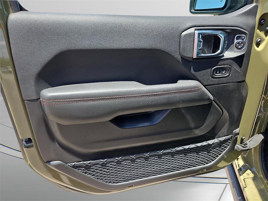 new 2025 Jeep Gladiator car, priced at $55,975