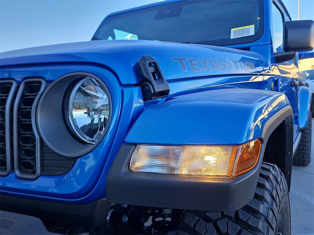 new 2025 Jeep Gladiator car, priced at $46,755