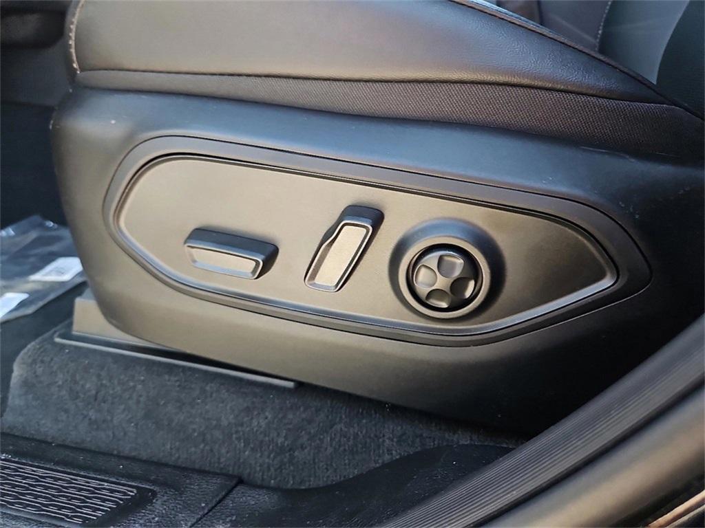 new 2025 Jeep Grand Cherokee L car, priced at $53,932