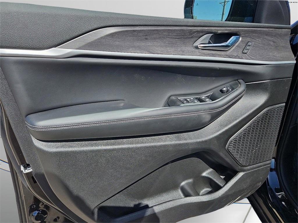 new 2025 Jeep Grand Cherokee L car, priced at $53,932
