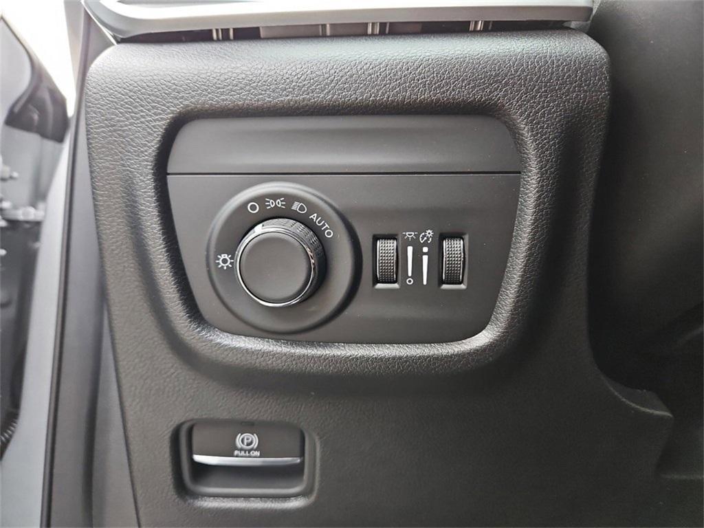 new 2025 Jeep Grand Cherokee L car, priced at $37,873
