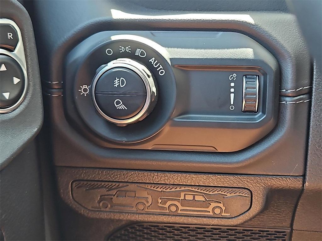 new 2025 Jeep Gladiator car, priced at $45,334